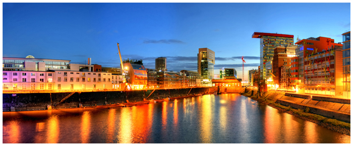 Düsseldorfer Medienhafen auf Acrylglas Panoramafotos hochauflösend. Vergrößerungen bis 11 Meter möglich..